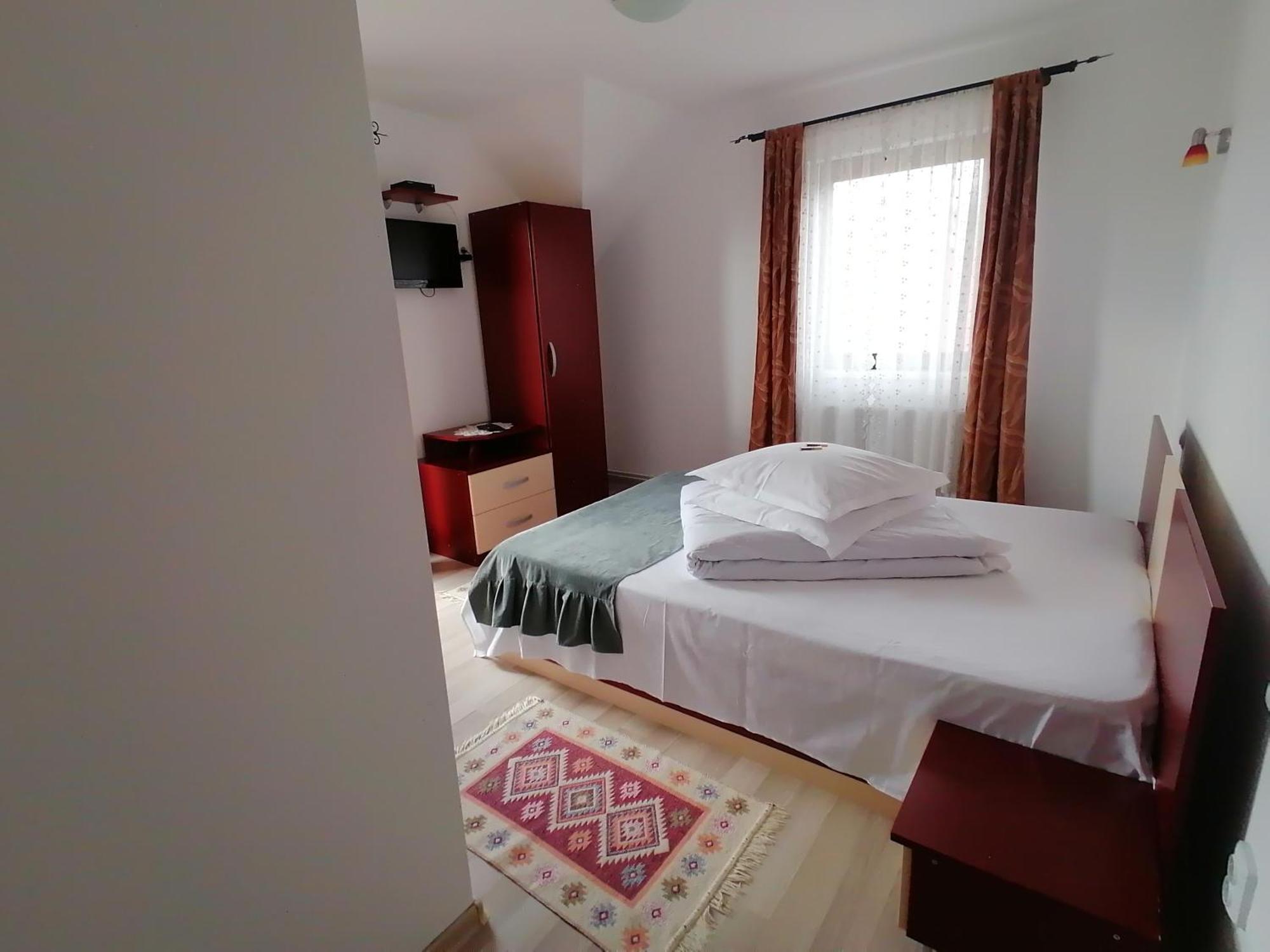 Hotel Garofita Pietrei Craiului Peştera Esterno foto