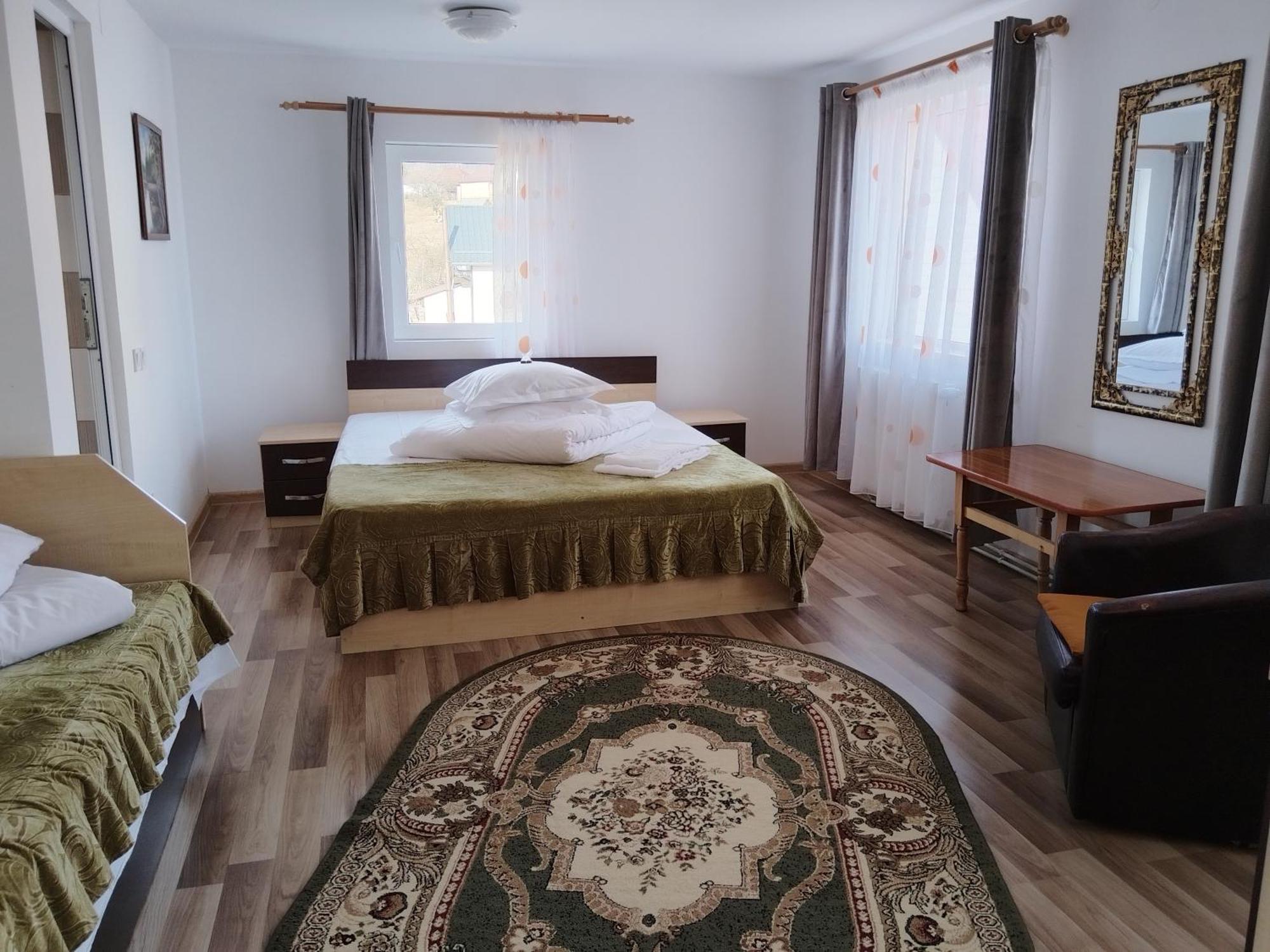 Hotel Garofita Pietrei Craiului Peştera Esterno foto