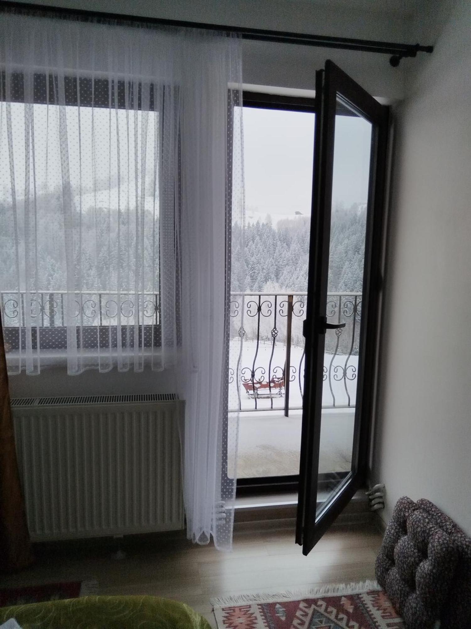 Hotel Garofita Pietrei Craiului Peştera Esterno foto