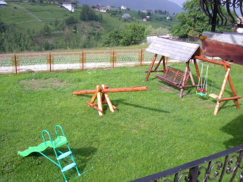 Hotel Garofita Pietrei Craiului Peştera Esterno foto