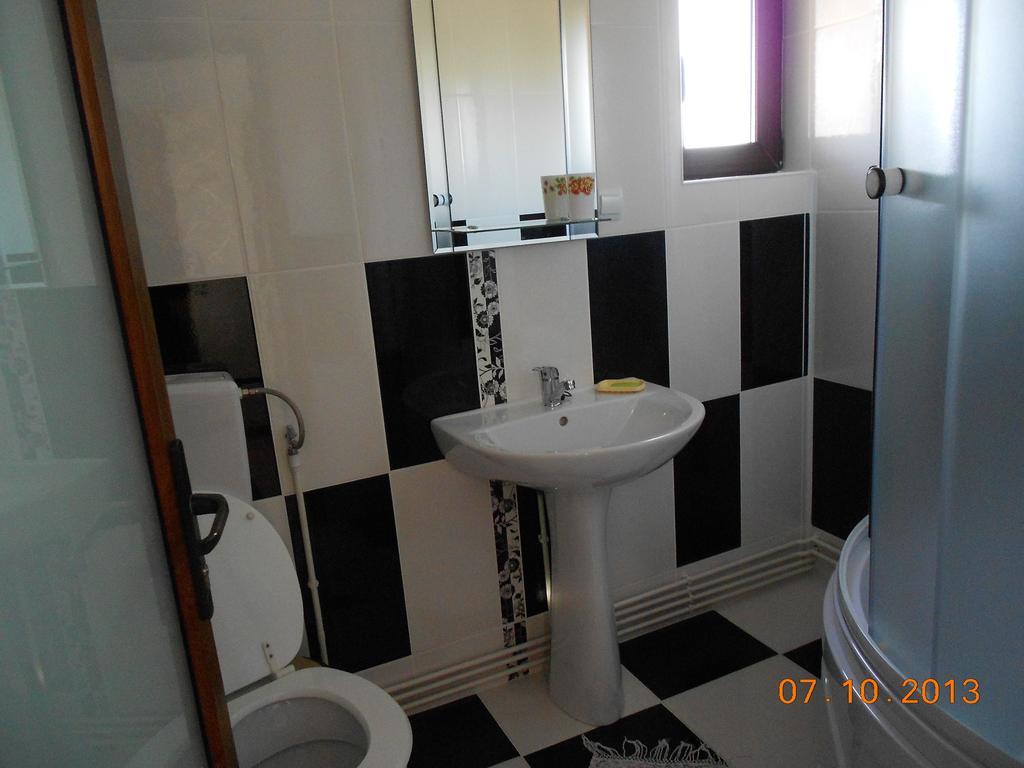 Hotel Garofita Pietrei Craiului Peştera Esterno foto